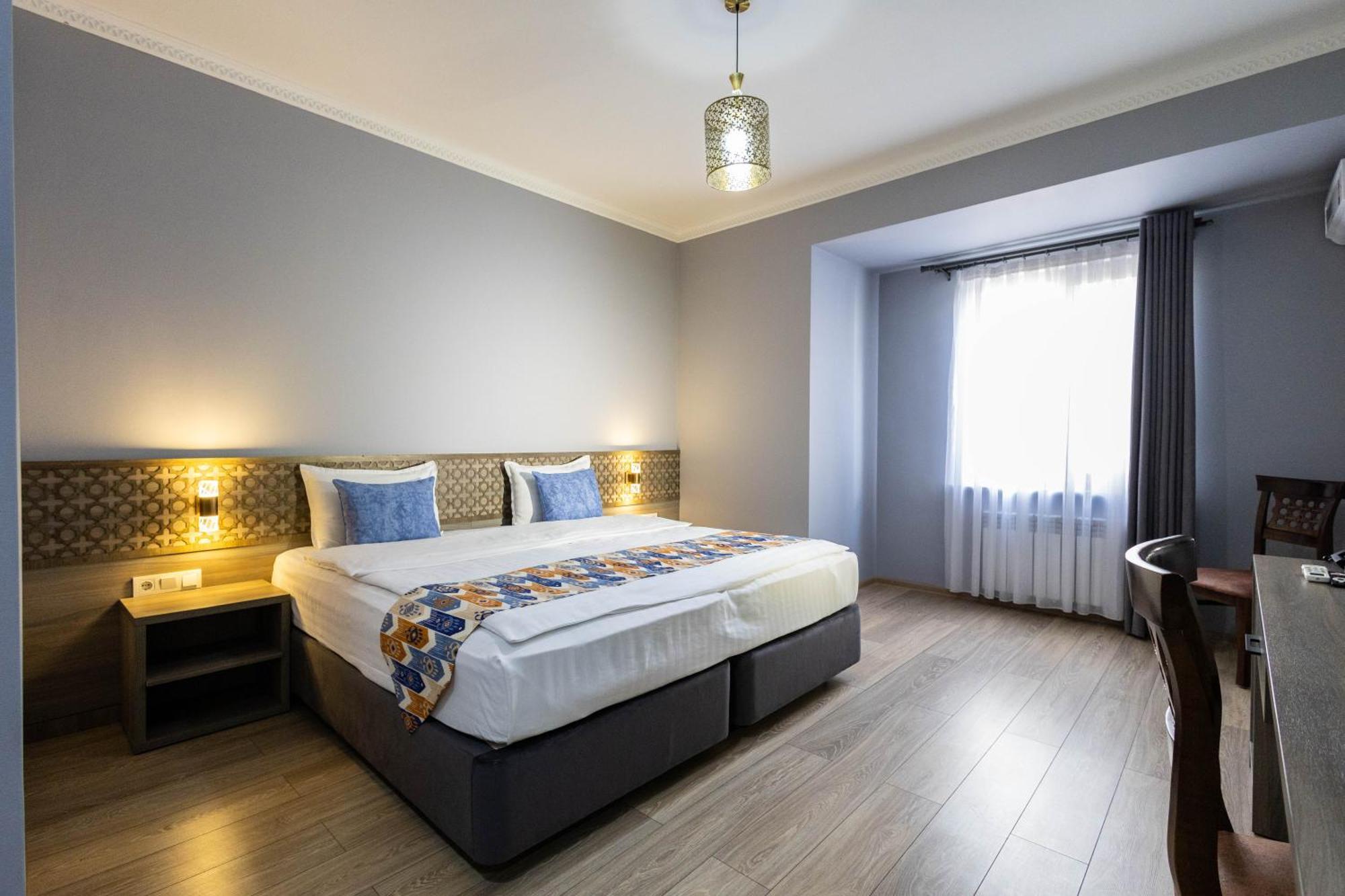 Khan Hotel Samarkand Værelse billede